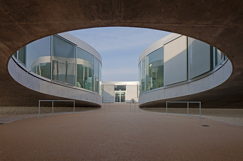 Ecole Polytechnique Federale: Rolex Learning Center (SANAA 2010)